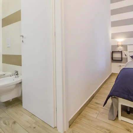 Con 2 E 2 Bagni In Centro Con Parcheggio