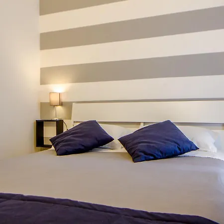 Con 2 E 2 Bagni In Centro Con Parcheggio