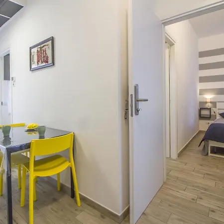 Con 2 E 2 Bagni In Centro Con Parcheggio Lejlighed