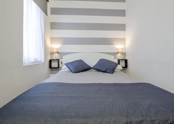 Con 2 E 2 Bagni In Centro Con Parcheggio