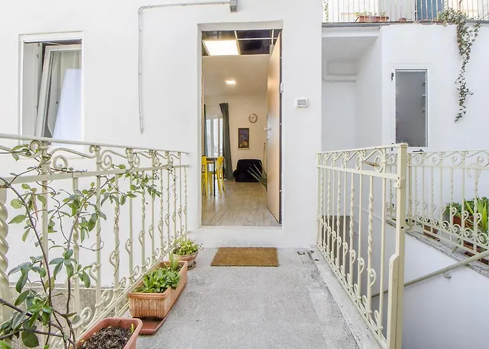 Apartment Con 2 E 2 Bagni In Centro Con Parcheggio